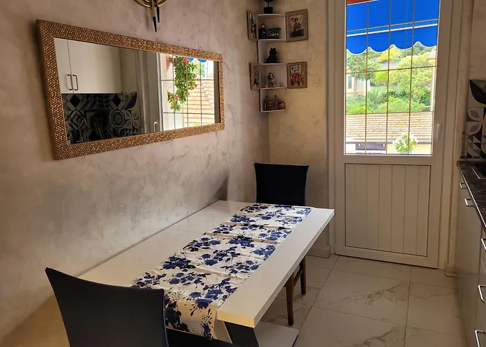 Bilocale: 5 Minuti Dall'ariston Lägenhet